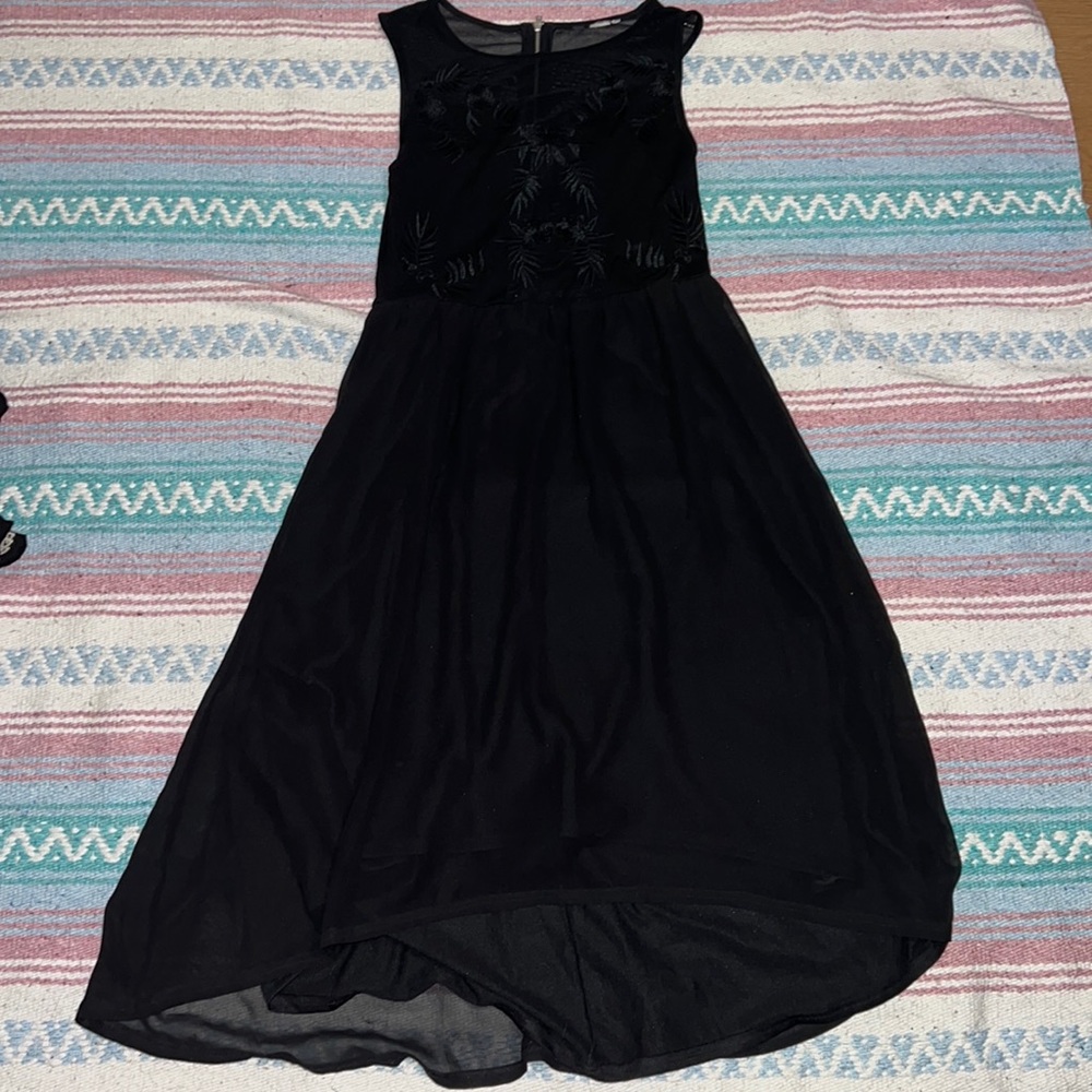 H&M Divided black sleeveless midi dress with embroidered flowers